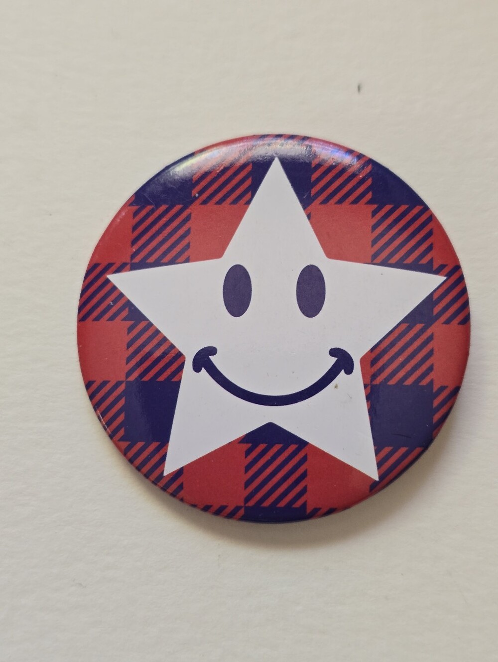 Smiley Star Plaid Button Pin - Red & Navy